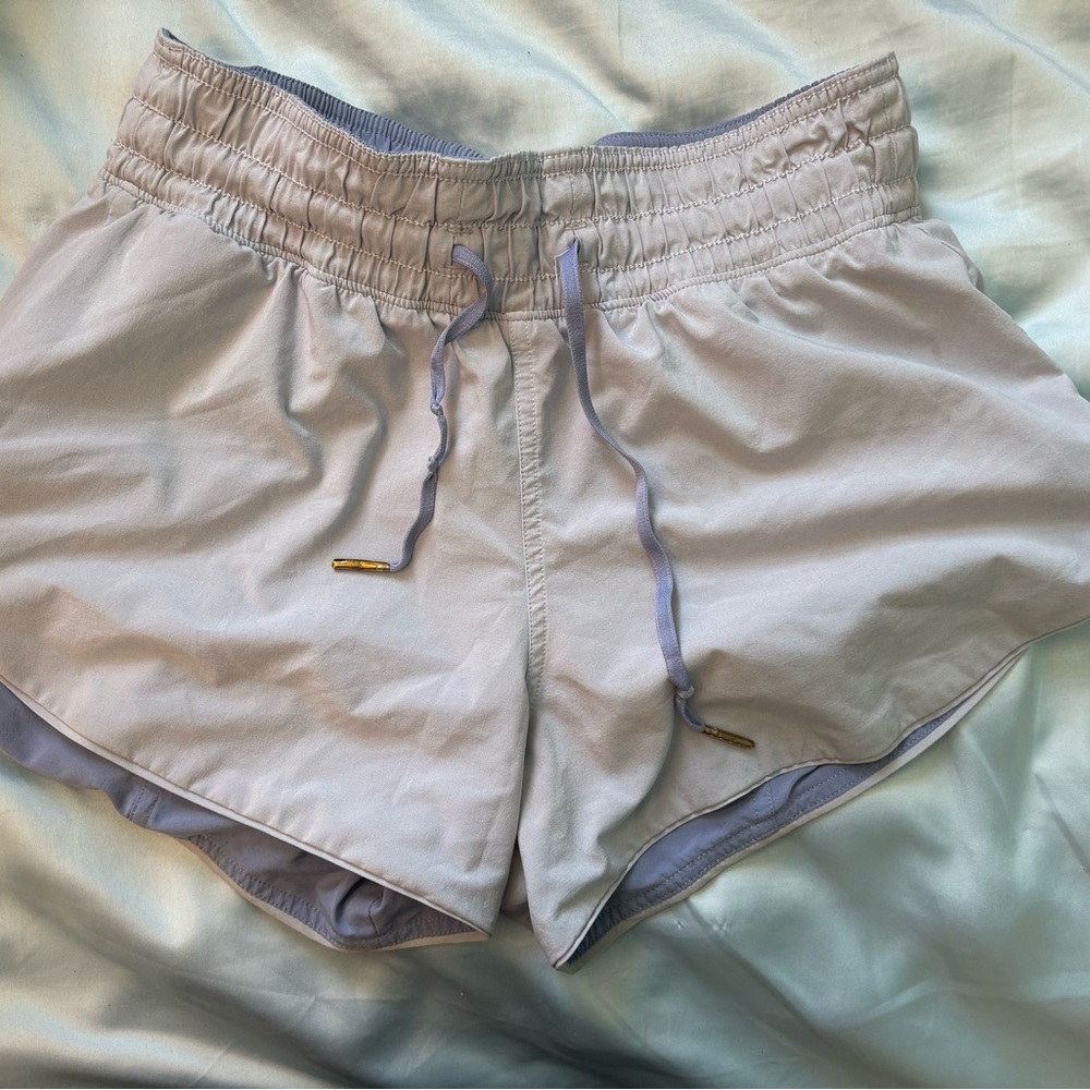 Lululemon Choose a Side Reversible Short High-Rise 2.5 inch
